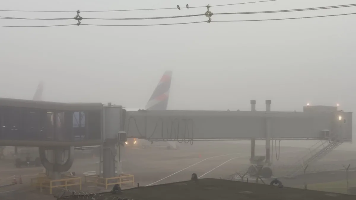 Neblina afeta voos no aeroporto de Porto Alegre