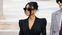 Kim Kardashian e Lewis Hamilton posam juntos em viagem; veja fotos