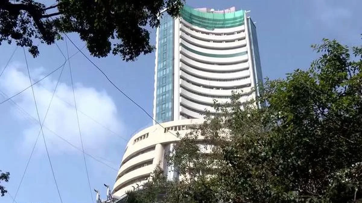 Stock markets end flat as elevated crude oil prices cap gains
