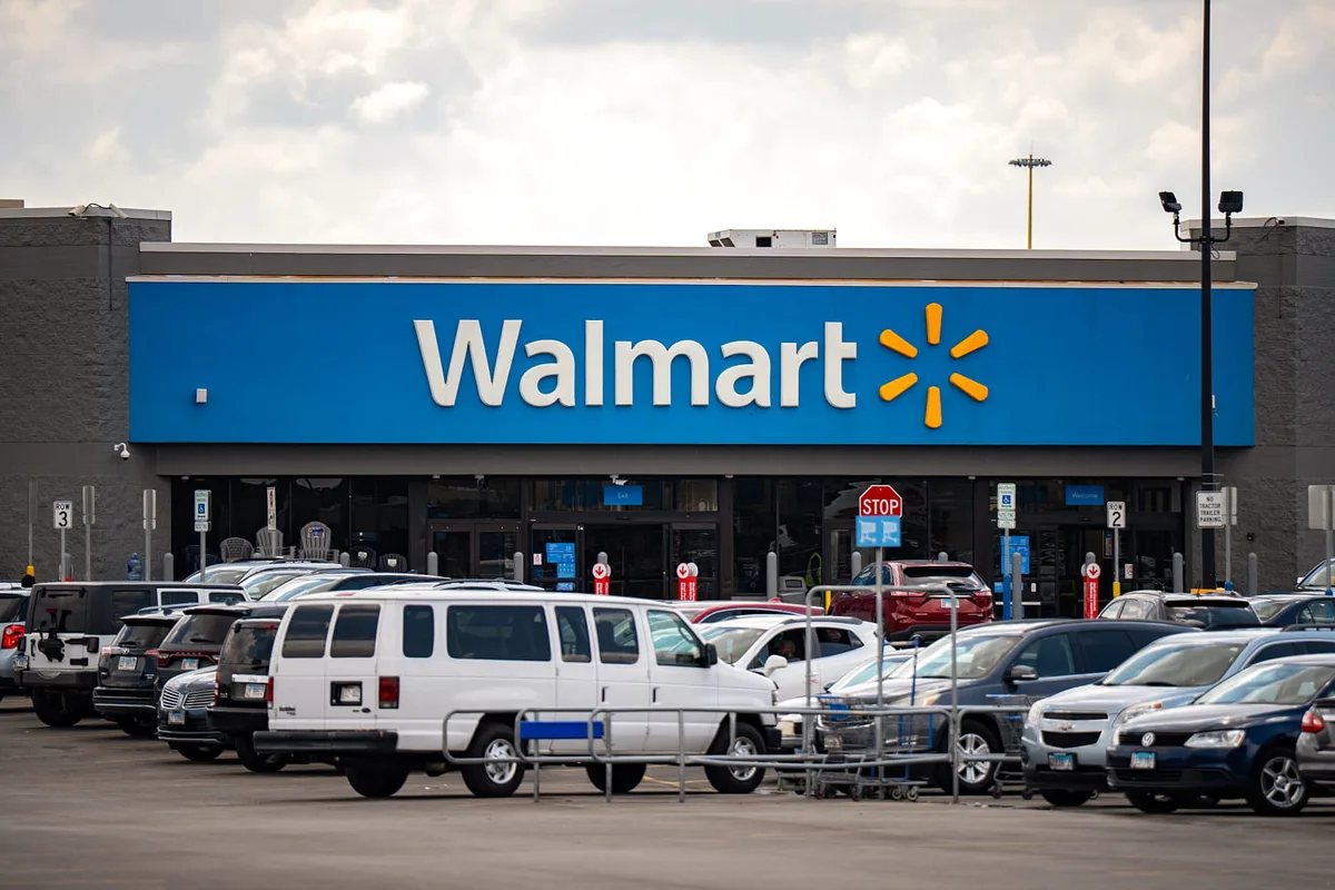 At Walmart, billions in tariff refunds soften the blow from slower sales growth