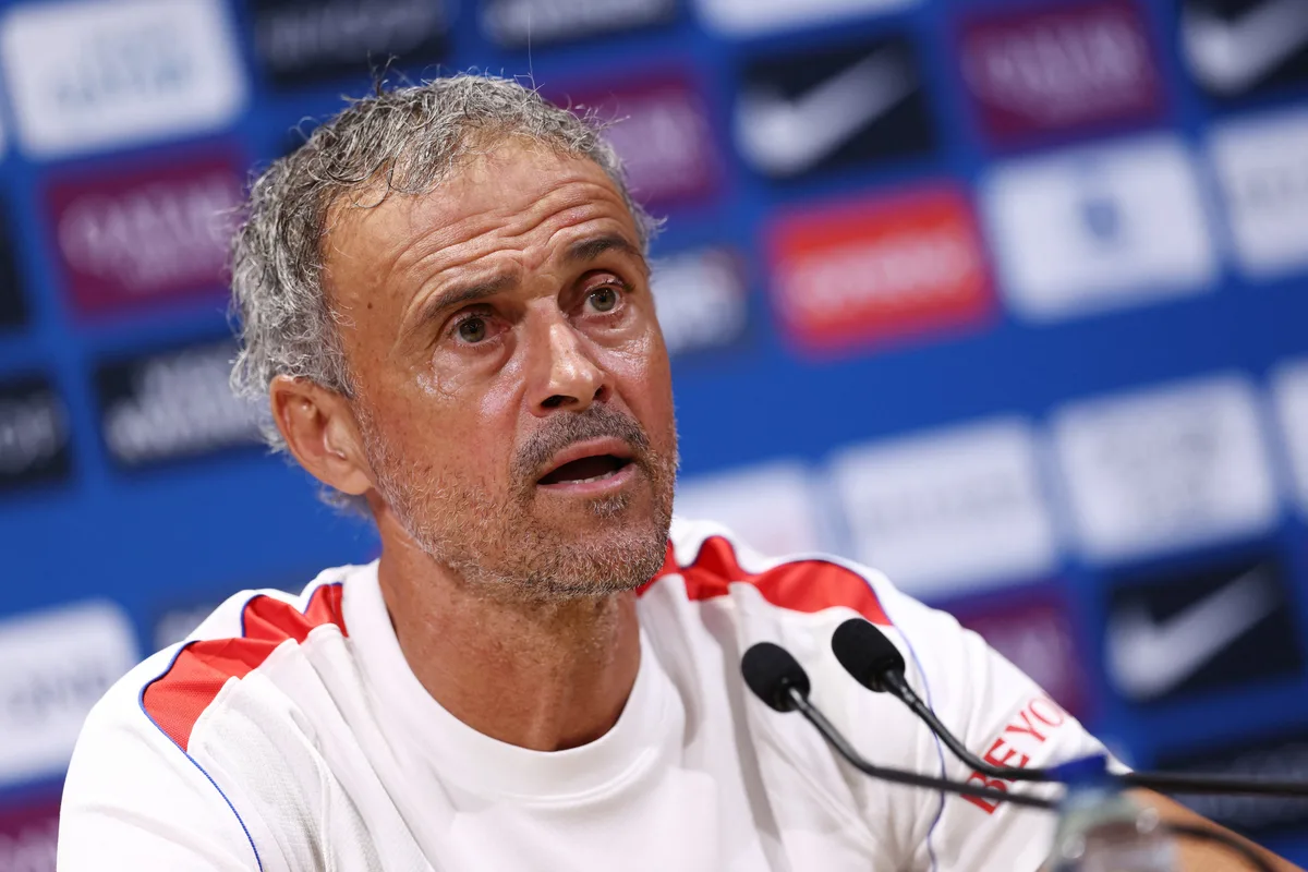 Luis Enrique entra en la polémica del Balón de Oro: “Lo merece el PSG...”
