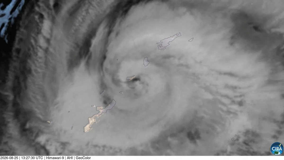 Typhoon Saudel heads west after pounding Japan's southwestern remote islands, injuring 2