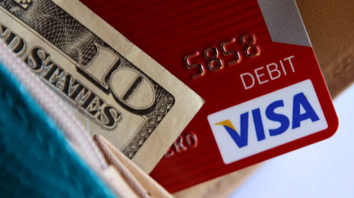Dólar oficial y dólar tarjeta: banco por banco, a cuánto cotizan este jueves 15 de octubre