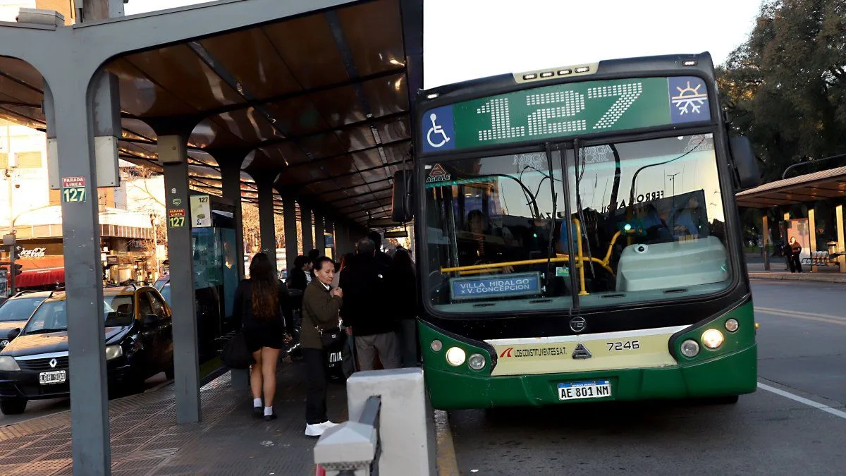 Empresas de transporte dicen que el pasaje debería aumentar un 23% para ajustarse al costo