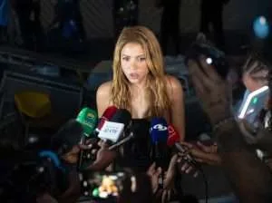 Shakira reconstruirá universidad y 10 colegios en Colombia