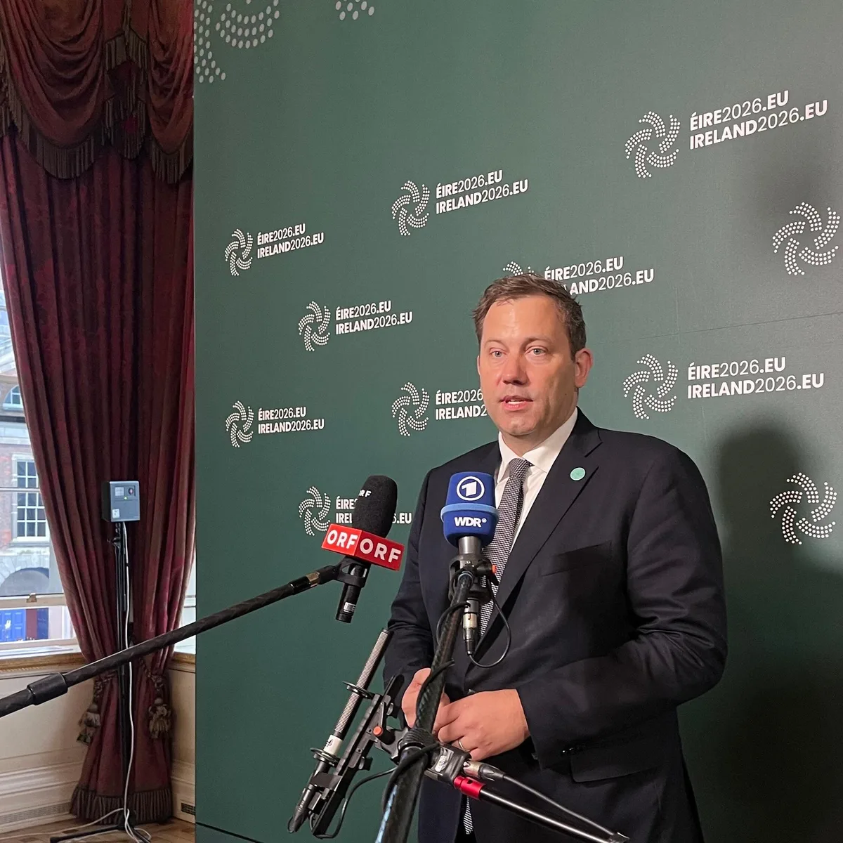 Übergewinnsteuer - Finanzminister Klingbeil fordert EU-Kommission zum Handeln auf