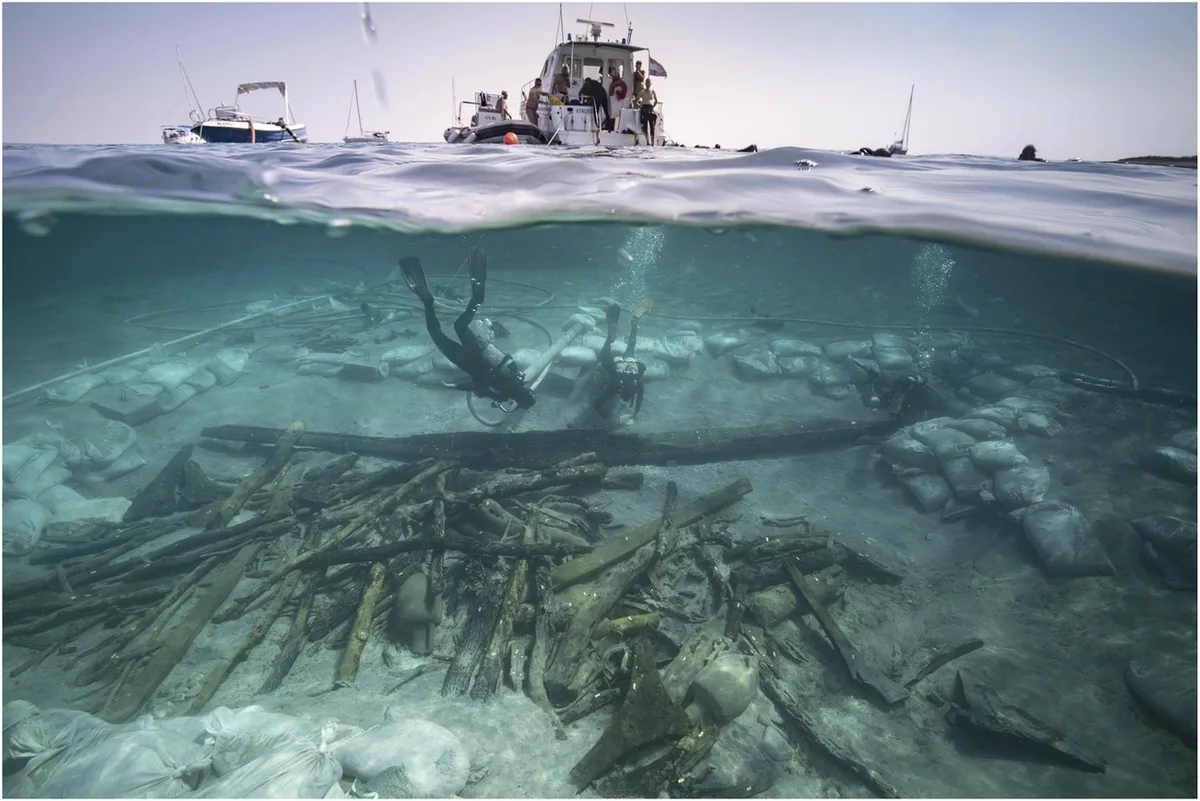 Estudo em naufrágio romano de 2,2 mil anos reconstrói trajetória da embarcação
