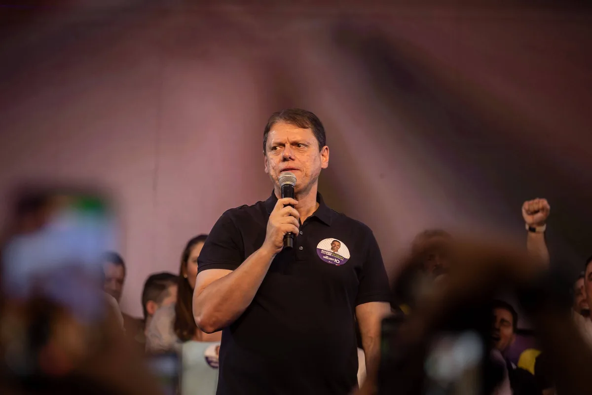 Tarcísio manifesta solidariedade a Marina após hostilidade em SP