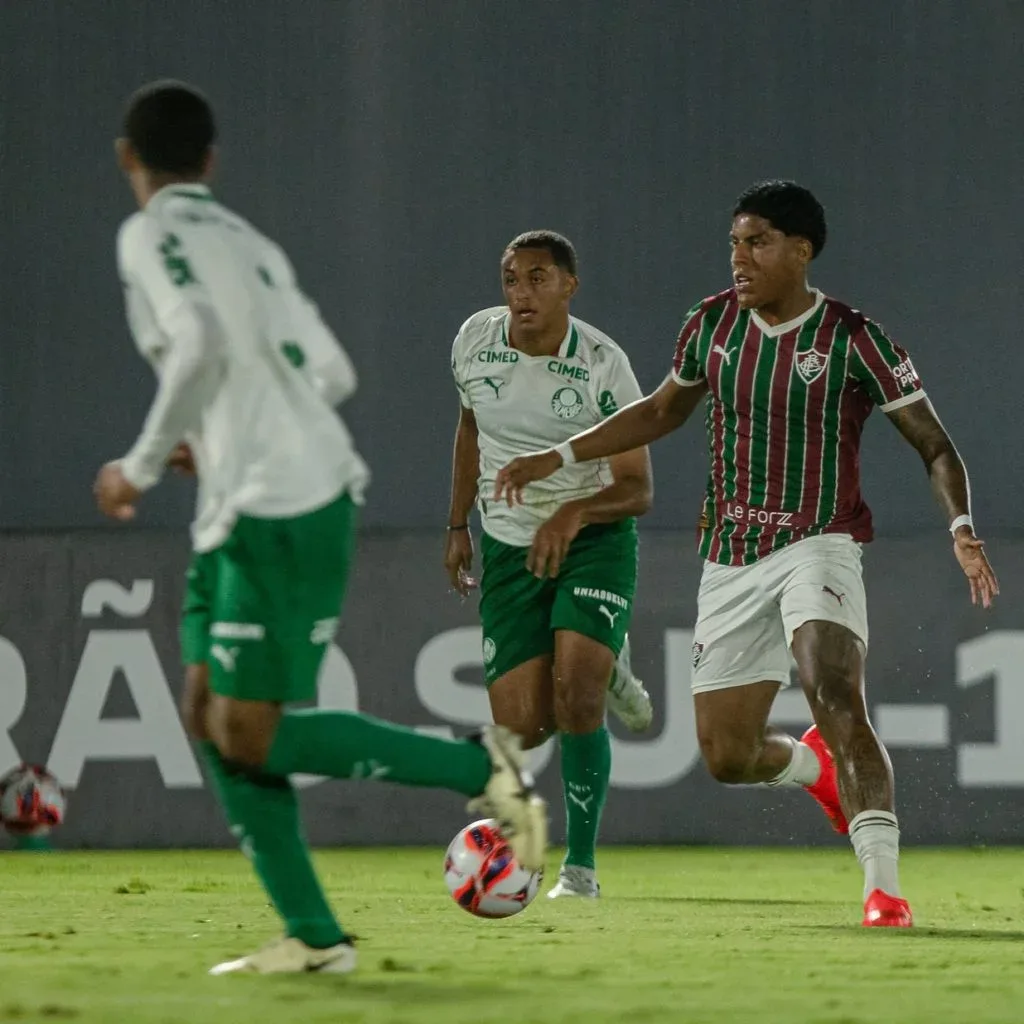 Palmeiras vira sobre o Fluminense e abre vantagem na ponta do Brasileiro sub-17