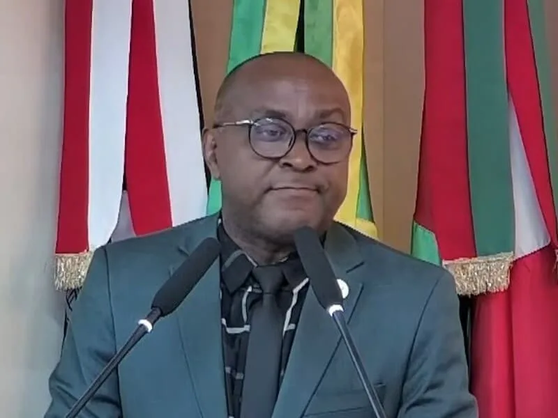 Vereador de SC diz que "advogados estudam para roubar" e OAB repudia