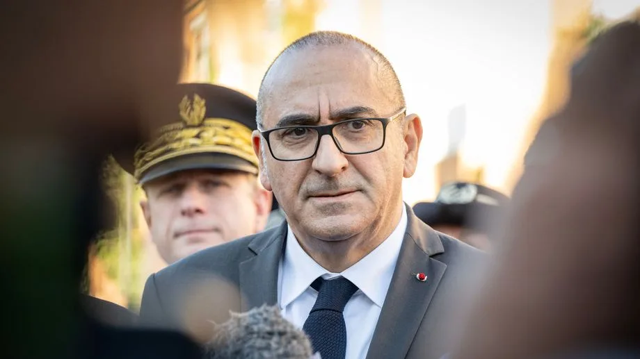 Violences du 17 octobre : Emmanuel Macron a refusé la démission du ministre de l'Intérieur, Laurent Nuñez