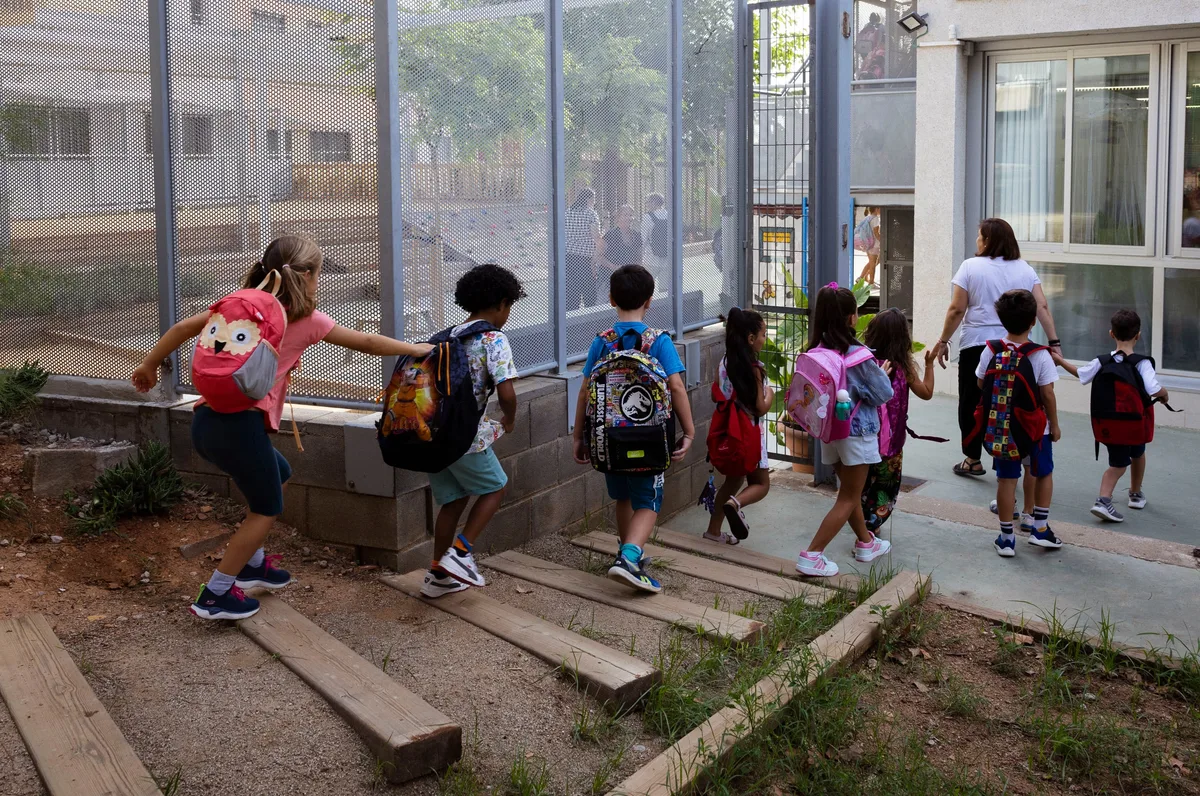 Calendario escolar 2026-2027 en España: inicio de curso, festivos y vacaciones en cada comunidad