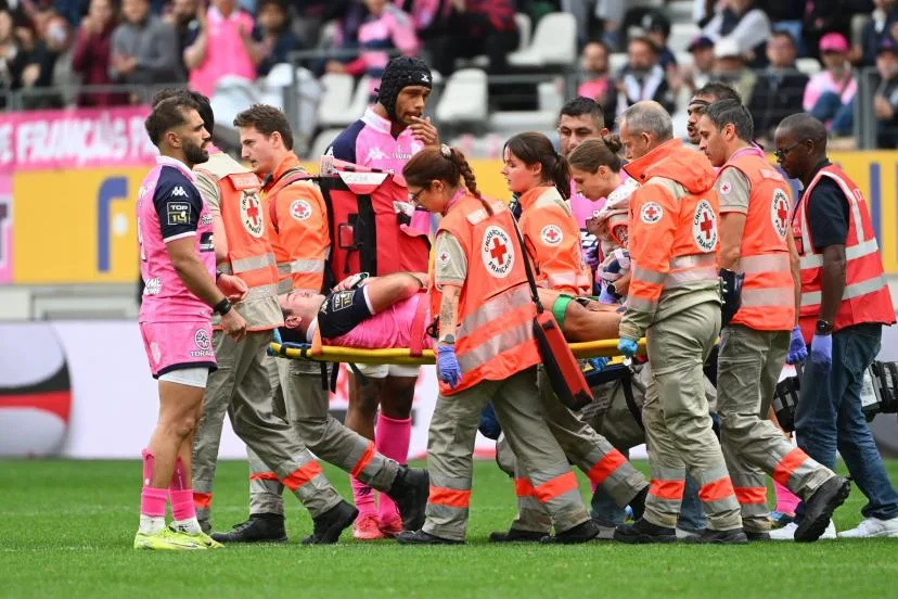 4 points de gagnés mais 3 joueurs de perdus, un samedi qui coûte cher au Stade Français : « Pour Lucas Peyresblanques, c'est grave »