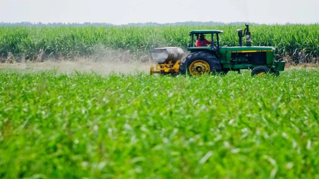 Estiman déficit de 25.000 tractores en el sector agrícola