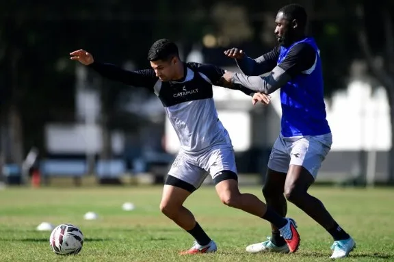Em meio a elenco reduzido, Ponte tem trio com contrato desde março e que ainda não atuou