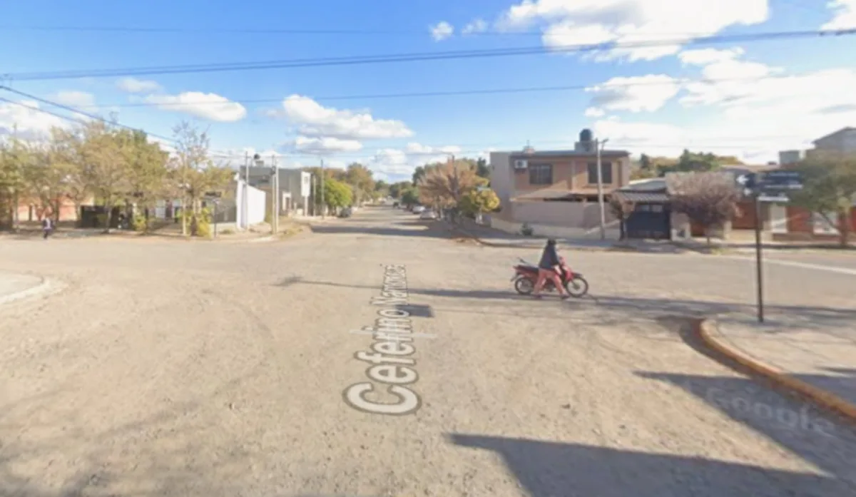 Detuvieron a dos jóvenes por asaltar y amenazar a un hombre con un arma blanca en Río Negro