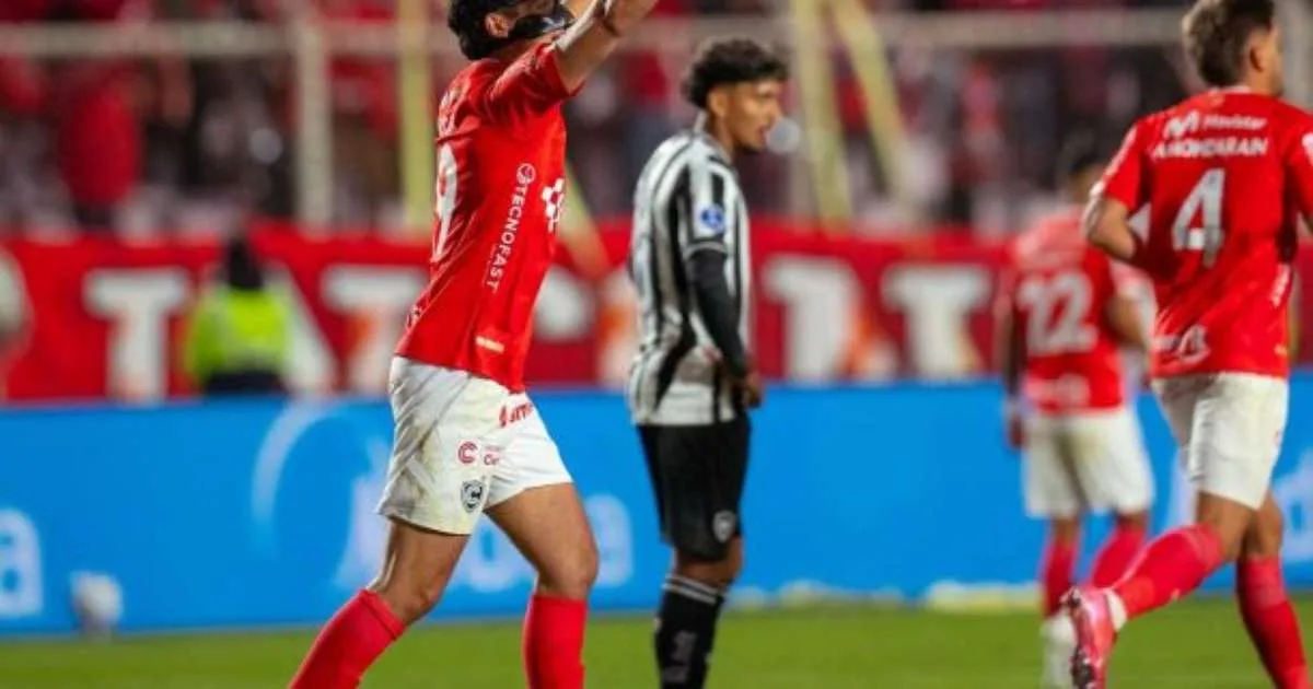 Vexame do Botafogo na Sul-Americana rende memes e revolta