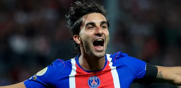 Ferran Torres mantém início artilheiro, PSG bate Brest e vence primeira no Francês
