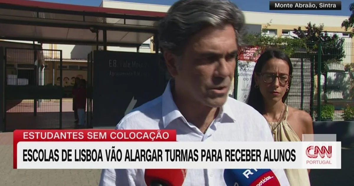 "As câmaras não têm acesso ao portal das matrículas e por isso não têm acesso ao número de alunos sem escola"