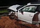 Carro de luxo faz ultrapassagem proibida e deixa dois mortos na Rio-Santos