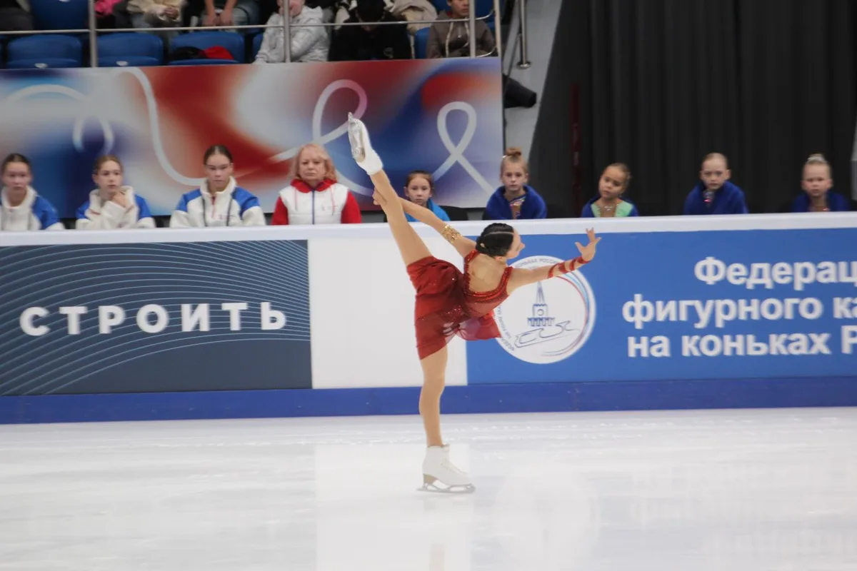 Фото: София Дзепка вышла на разминку перед прокатом КП на 1-м этапе ГП ISU в Сиане