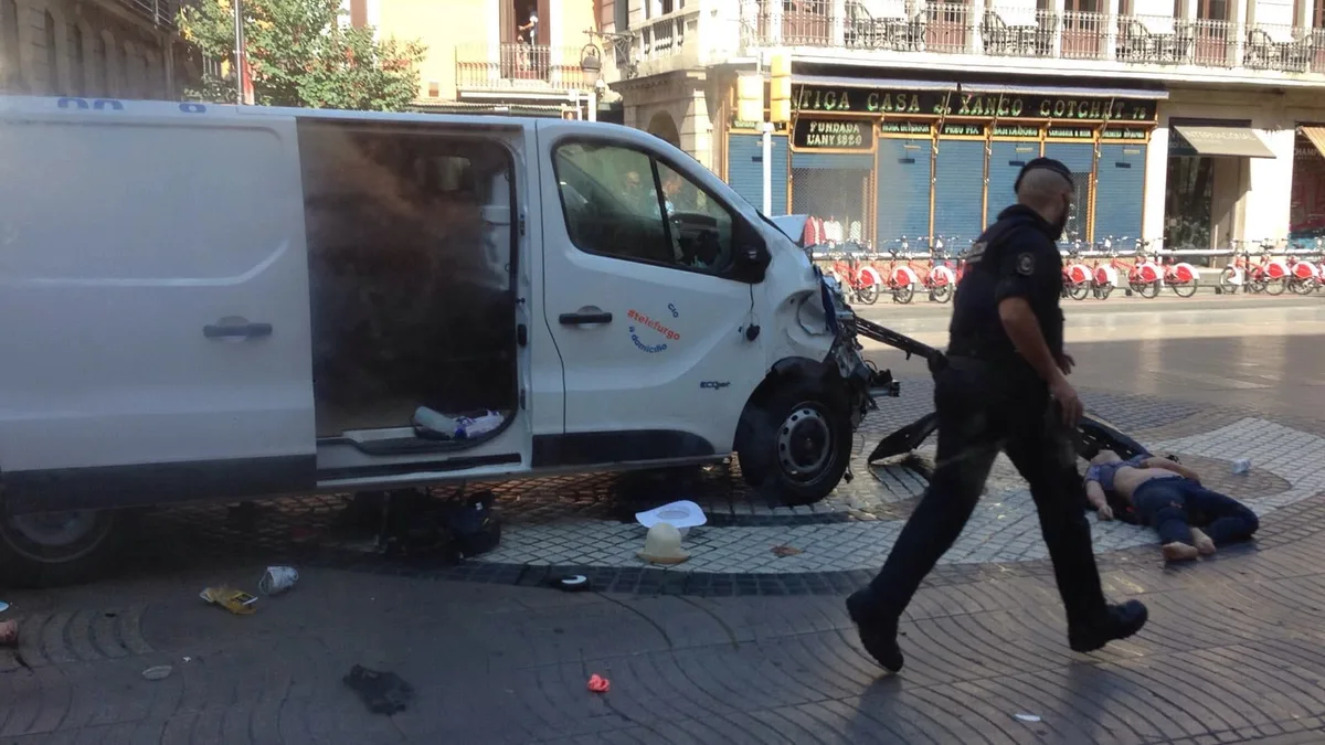 Terror en Barcelona: la explosión de una casa que dejó al descubierto un plan para atentar contra la Sagrada Familia y el Camp Nou