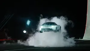Depois de quase 9 anos, Tesla mostra seu carro “voador”. A entrega? Só em 2028