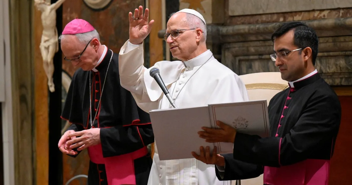 En la previa a su viaje a la Argentina, el Papa León XIV recibió al arzobispo de Luján en el Vaticano