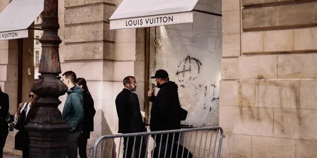 Au lendemain des pillages, des commerçants désespérés face à « plusieurs centaines de millions d’euros » de dégâts