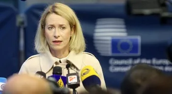 Kallas defende a continuação de sanções mais duras à Rússia