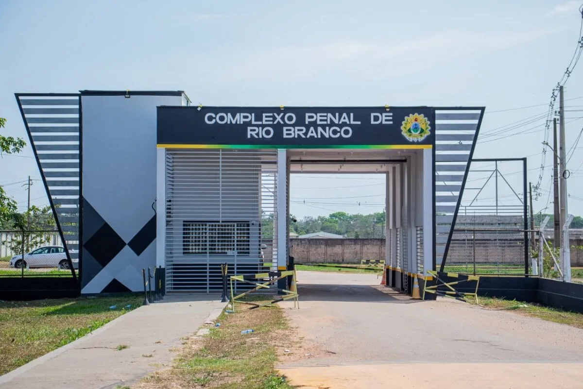 Rio Branco leva ação de saúde ao Presídio Francisco de Oliveira Conde