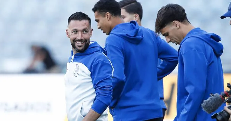 Farioli alerta: FC Porto não pode ir em "piloto automático"