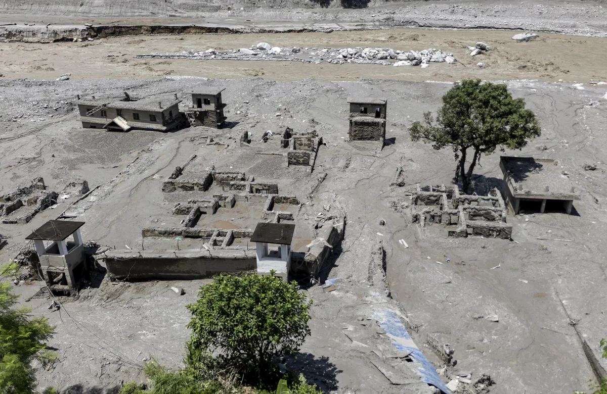 China issues Level-IV alert after devastating flash floods at Nepal border