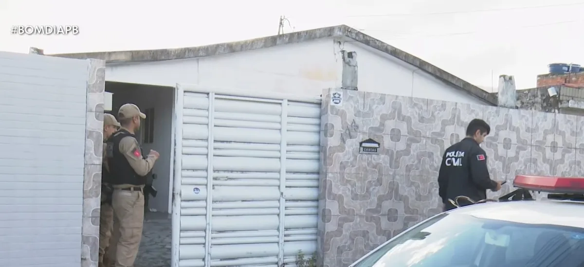 Perícia aponta que homem atacou mulher com golpes de faca e tirou a própria vida em seguida, em João Pessoa