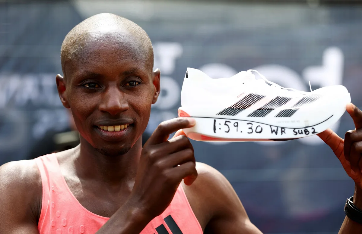 El atleta que rompió la barrera de las dos horas se pierde la Maratón de Berlín por lesión