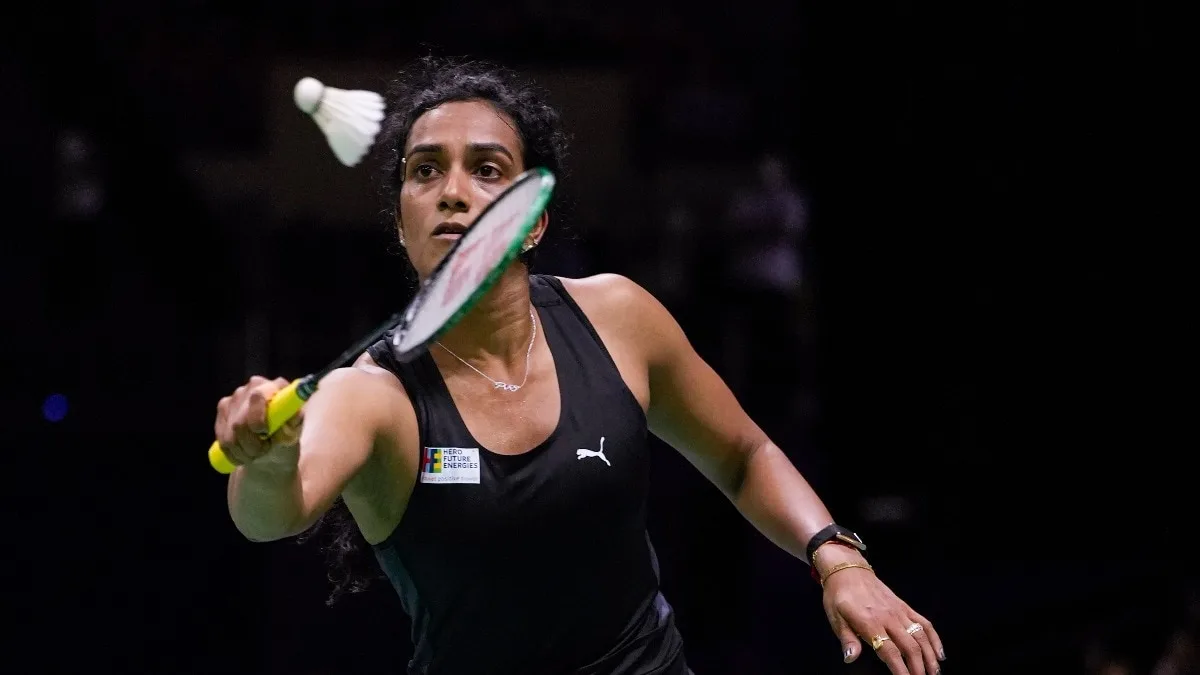 PV Sindhu storms into quarters, to face good friend Intanon after 4 years