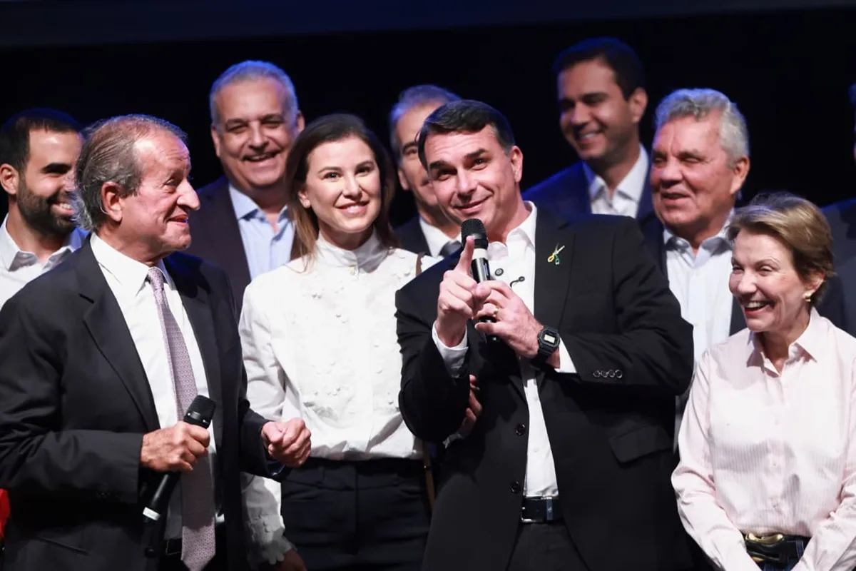Mendonça manda derrubar vídeo com IA que liga Flávio a Vorcaro