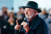 Record exibirá entrevista com Lula no mesmo horário do debate da Band