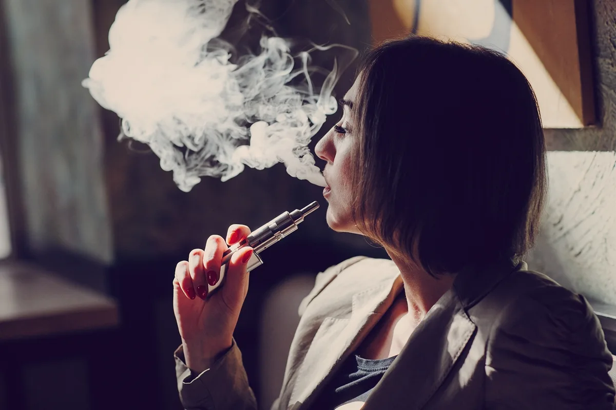 Vanilina de cigarro eletrônico pode alterar células-tronco de embriões