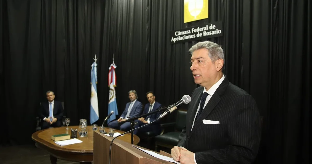 El presidente de la Corte advirtió en Rosario que los jueces que "no honran el cargo deben merecer el condigno castigo”