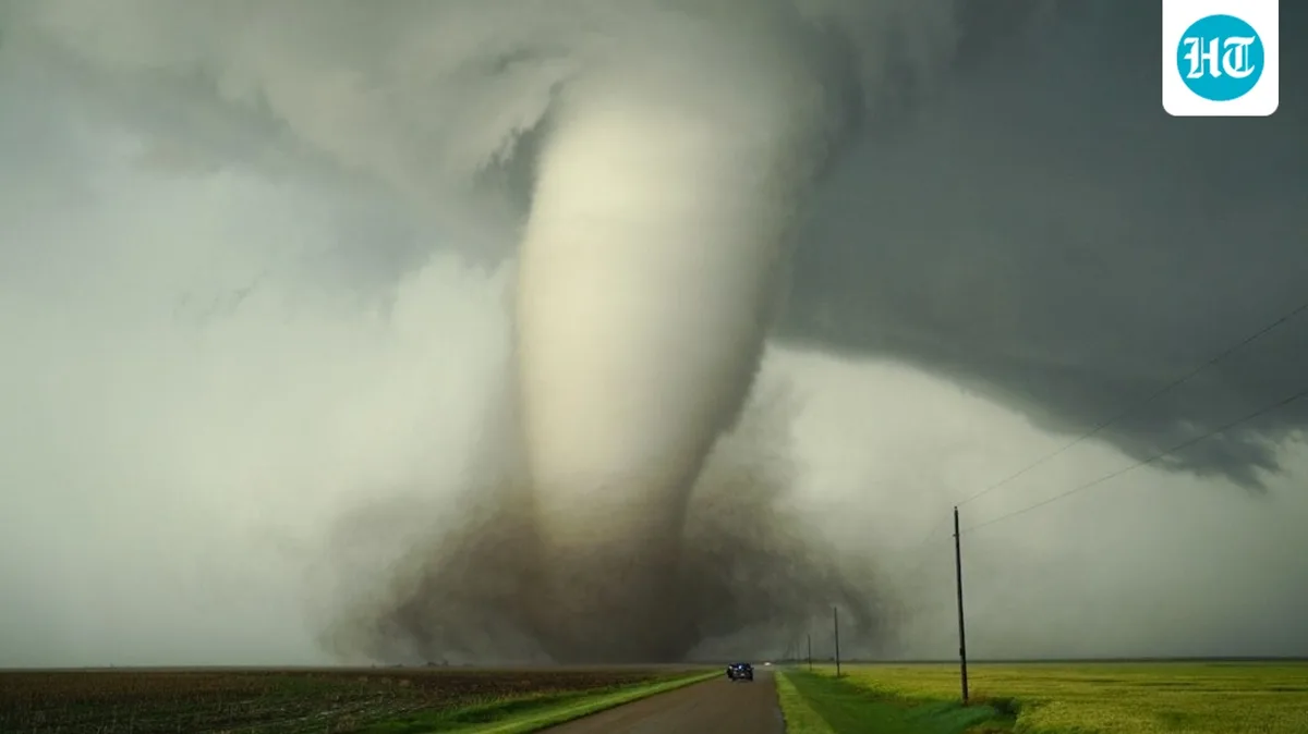 Tornado hits Screven County, Georgia: Videos capture massive twister near Newington