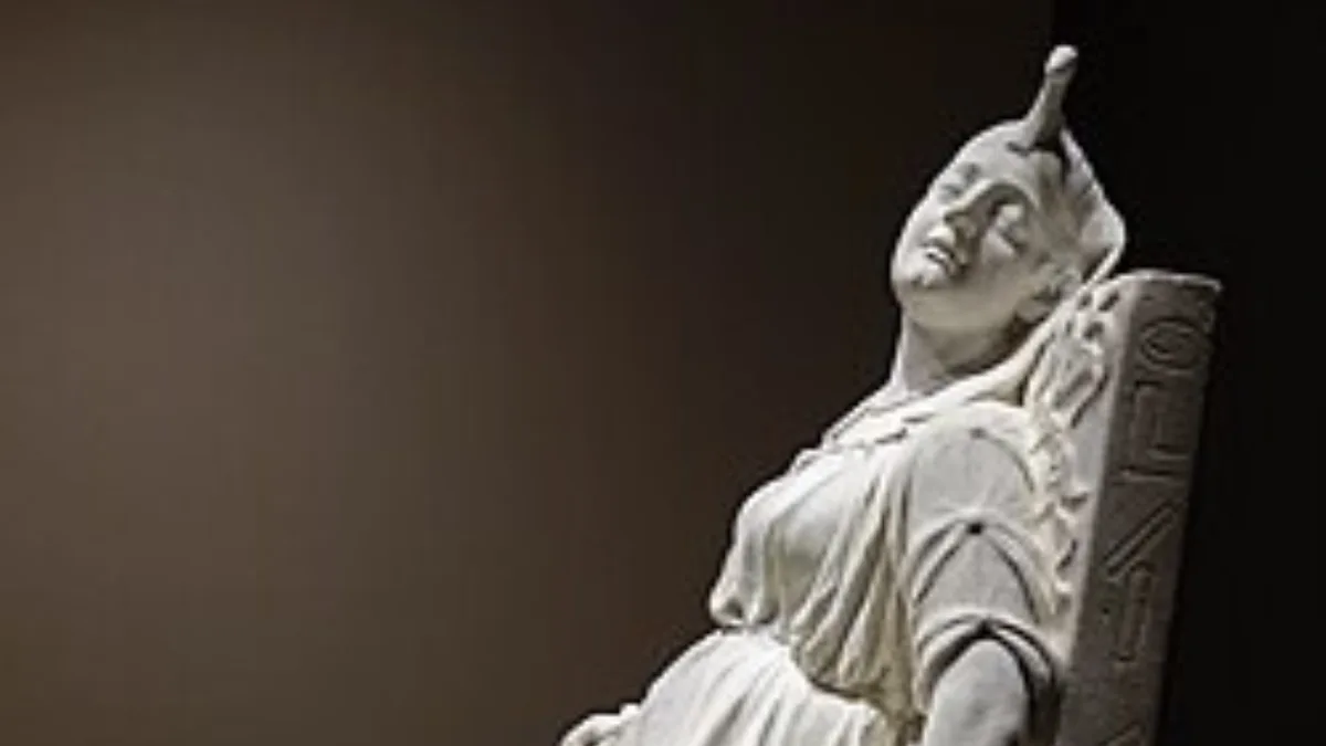 In 1876, a New York artist sculpted Cleopatra’s death; 100 years later, it was found as a horse’s gravestone