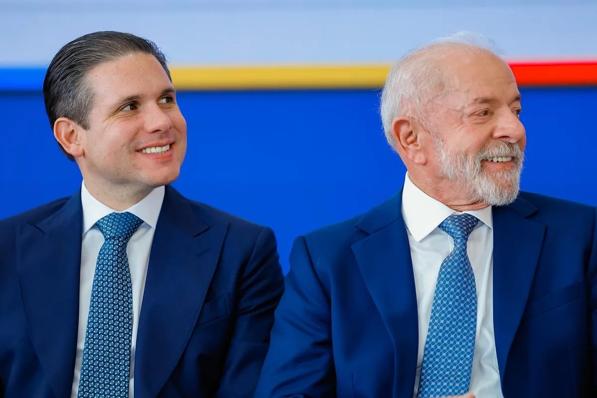 Hugo Motta declara apoio a campanha de Lula à reeleição