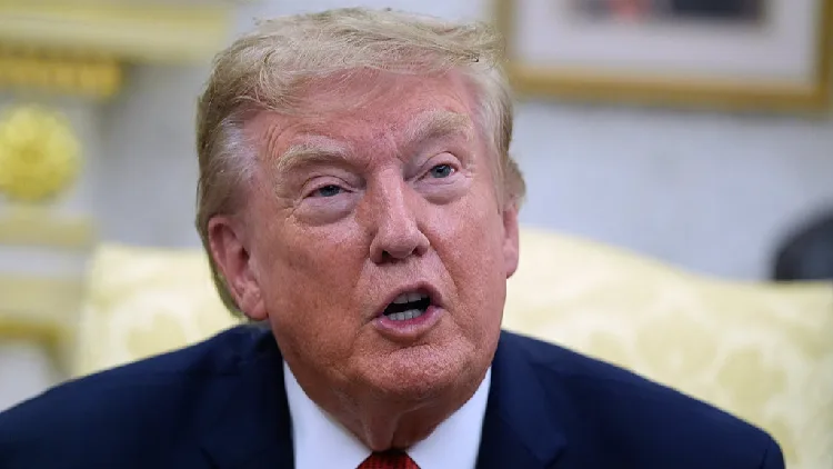 Trump says not seeking extension of Iran deal, threatens to bomb Oman