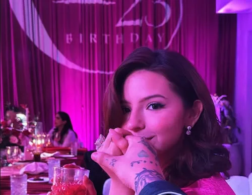 Ángela Aguilar celebró sus 23 años; festeja con langosta, caviar y las amorosas palabras de Nodal: "amor de mi vida", le dice