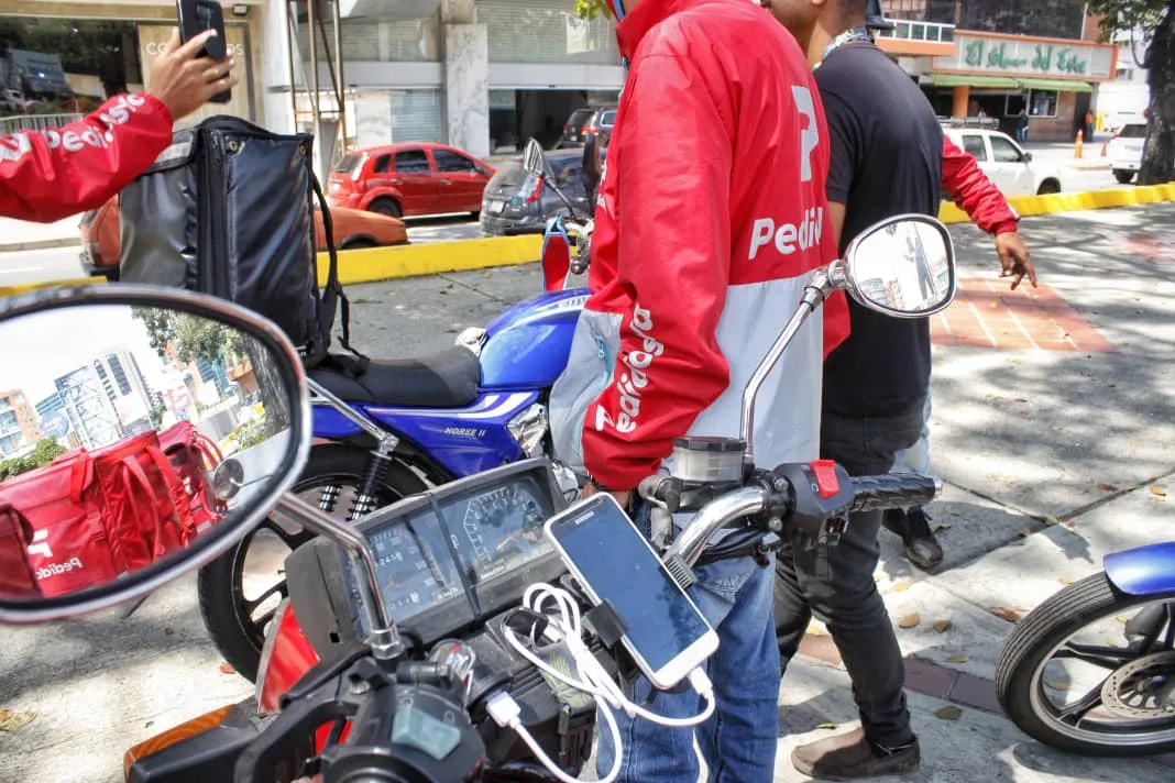 Unas 300.000 motocicletas están dedicadas al sector de delivery en Venezuela, según Cavecom-e