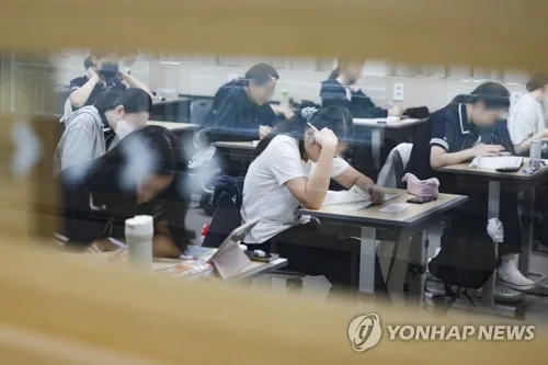 경남교육청, 수시 면접 앞둔 고3 대상 '찾아가는 모의면접 캠프'