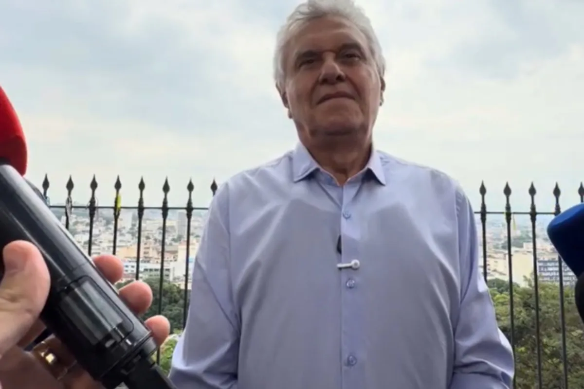 No RJ, Caiado usa colete à prova de bala e critica câmeras corporais em PMs
