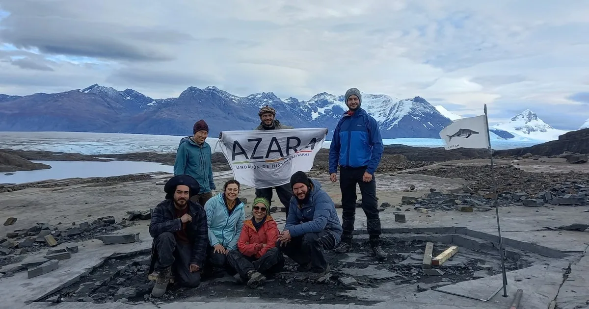 El deshielo de un glaciar dejó al descubierto más de 90 esqueletos de reptiles marinos en la Patagonia