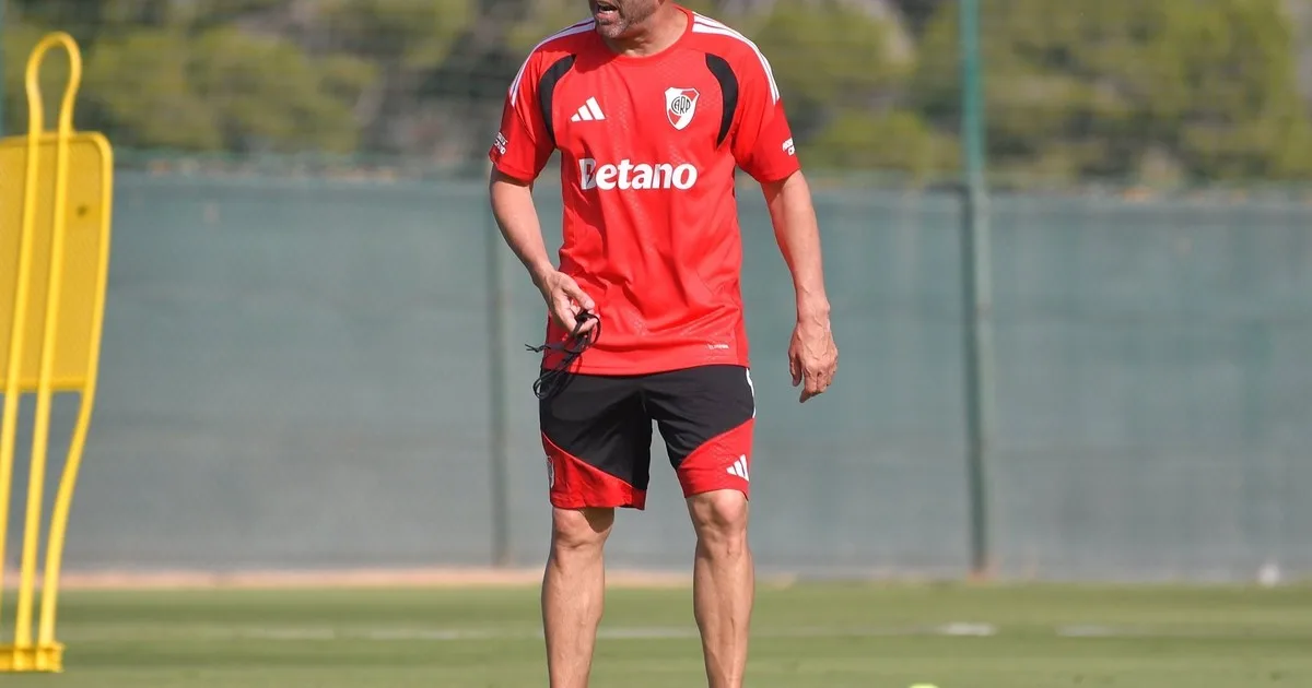 La inédita e impensada defensa que parará Coudet vs. Independiente Santa Fe
